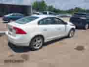 2015 Volvo S60 T5 Drive-E Premier with VIN YV140MFK3F1362760, listed as a IAAI auction lot 42834933 with 158,228 mi miles and . Bid and sale history available at DreamBid. Image 4.