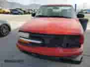 1999 Chevrolet S-10 LS с VIN 1GCCS19X5X8199717, выставлен на аукционе Copart как лот 75739414 с пробегом 141 786 миль миль и Списание • Salvage title. История ставок и продаж доступна на DreamBid. Изображение 5.