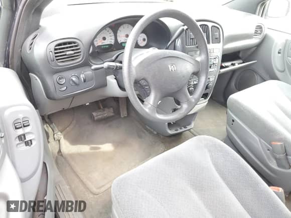 2005 Dodge Caravan SXT with VIN 1D4GP45RX5B127054, listed as a Copart auction lot 82190365 with 243,462 mi miles and Clean title. Bid and sale history available at DreamBid. Image 8.