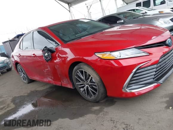 2023 Toyota Camry Hybrid XLE с VIN 4T1F31AK1PU047754, выставлен на аукционе IAAI как лот 42204324 с пробегом 42 786 миль миль и . История ставок и продаж доступна на DreamBid. Изображение 13.