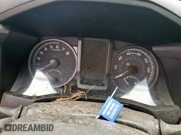 2022 Toyota Tacoma SR z VIN 3TMCZ5AN3NM500250, wystawiony jako Copart lot #69468185 z przebiegiem Nie podano mil oraz Szkoda całkowita • Salvage title. Historia ofert i sprzedaży dostępna na DreamBid. Obrazek 9.