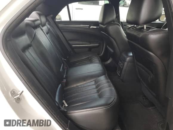 2022 Chrysler 300 S with VIN 2C3CCABG1NH135189, listed as a Copart auction lot 85926815 with 109,853 mi miles and Clean title. Bid and sale history available at DreamBid. Image 10.