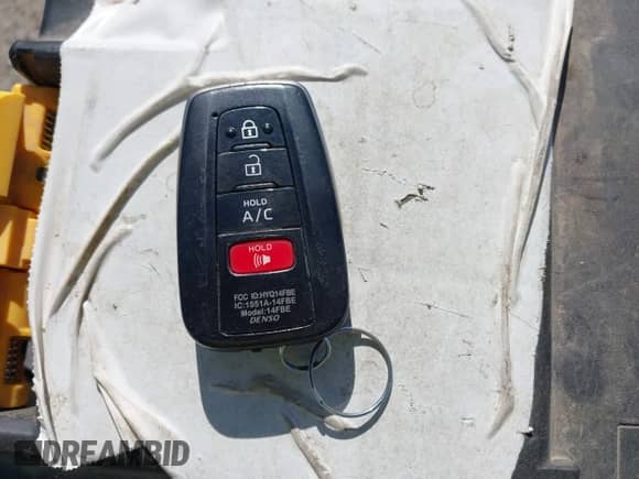 2018 Toyota Prius Plus z VIN JTDKARFP1J3071500, wystawiony jako IAAI lot #42665651 z przebiegiem 168 014 mil mil oraz . Historia ofert i sprzedaży dostępna na DreamBid. Obrazek 11.