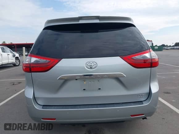 2020 Toyota Sienna XLE z VIN 5TDDZ3DC5LS232348, wystawiony jako IAAI lot #43335348 z przebiegiem 48 421 mil mil oraz . Historia ofert i sprzedaży dostępna na DreamBid. Obrazek 17.