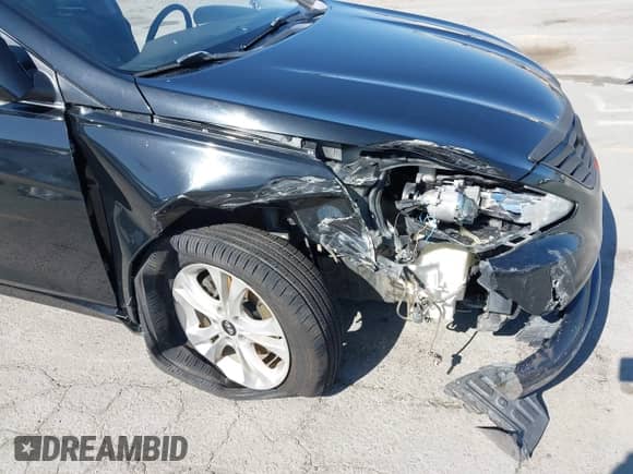 2013 Hyundai Sonata Limited with VIN 5NPEC4ACXDH615936, listed as a IAAI auction lot 43105995 with 152,583 mi miles and . Bid and sale history available at DreamBid. Image 6.