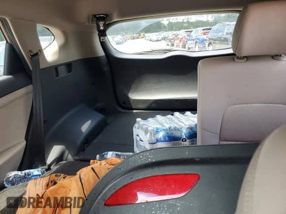 2016 Hyundai Tucson Sport z VIN KM8J33A21GU080579, wystawiony jako Copart lot #65801715 z przebiegiem Nie podano mil oraz Szkoda całkowita • Salvage title. Historia ofert i sprzedaży dostępna na DreamBid. Obrazek 10.