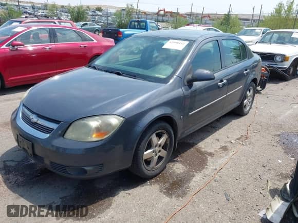 2009 Chevrolet Cobalt 1LT z VIN 1G1AT58H997258081, wystawiony jako IAAI lot #42998412 z przebiegiem 135 585 mil mil oraz . Historia ofert i sprzedaży dostępna na DreamBid. Obrazek 2.