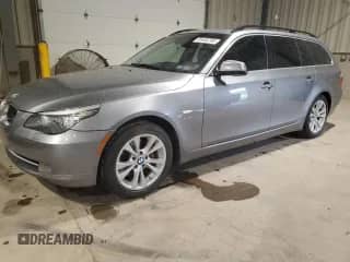 2010 BMW 5 Series 535i xDrive с VIN WBAPT7C50AC238031, выставлен на аукционе Copart как лот 81636795 с пробегом 84 746 миль миль и Чистый • Clean title. История ставок и продаж доступна на DreamBid. Изображение 1.