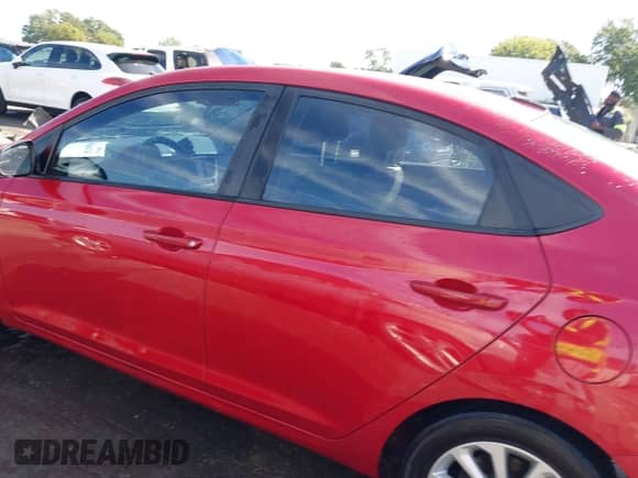 2018 Hyundai Accent SE z VIN 3KPC24A36JE011312, wystawiony jako IAAI lot #43368624 z przebiegiem 188 982 mil mil oraz . Historia ofert i sprzedaży dostępna na DreamBid. Obrazek 14.
