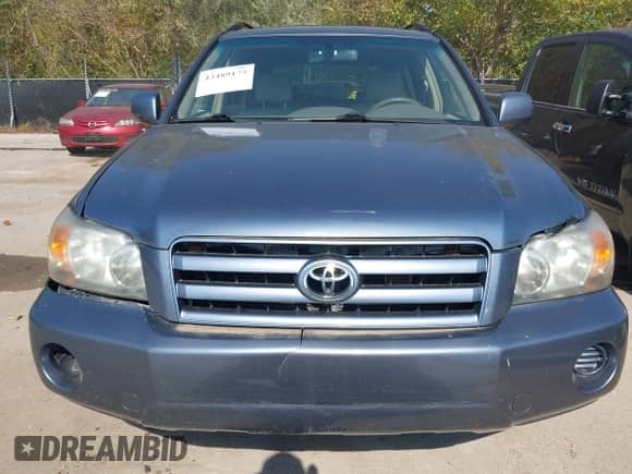 2004 Toyota Highlander with VIN JTEDP21AX40040779, listed as a IAAI auction lot 43489175 with 271,961 mi miles and . Bid and sale history available at DreamBid. Image 12.
