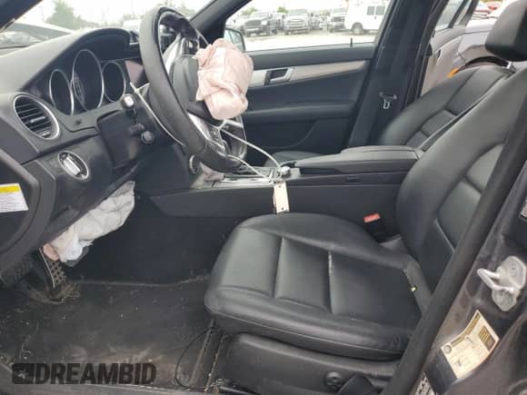 2013 Mercedes-Benz C 300 Sport z VIN WDDGF8AB1DR296813, wystawiony jako Copart lot #71831065 z przebiegiem 161 895 mil mil oraz Szkoda całkowita • Salvage title. Historia ofert i sprzedaży dostępna na DreamBid. Obrazek 7.