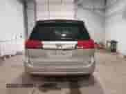 2005 Toyota Sienna XLE z VIN 5TDZA22C85S344056, wystawiony jako IAAI lot #42893969 z przebiegiem 152 668 mil mil oraz . Historia ofert i sprzedaży dostępna na DreamBid. Obrazek 17.