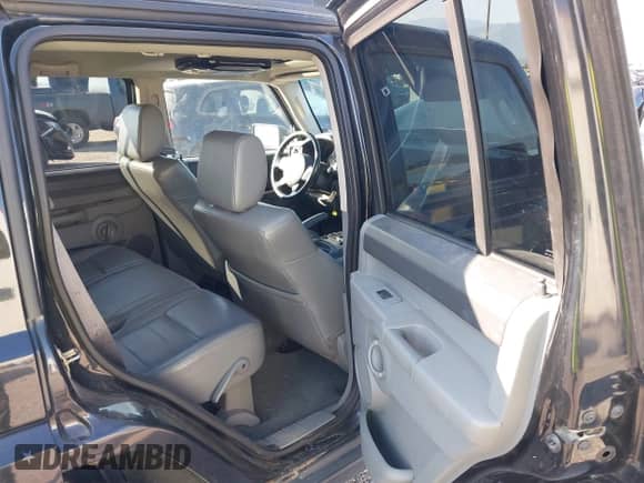 2007 Jeep Commander Sport с VIN 1J8HG48P07C528419, выставлен на аукционе IAAI как лот 42964785 с пробегом Не указан миль и . История ставок и продаж доступна на DreamBid. Изображение 8.