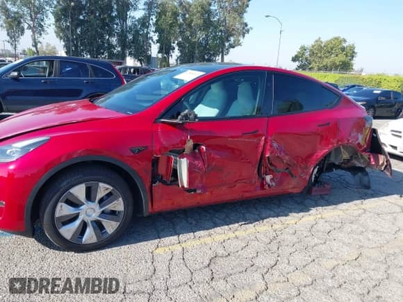 2023 Tesla Model Y Long Range с VIN 7SAYGDEE2PA203915, выставлен на аукционе IAAI как лот 42858922 с пробегом 14 429 миль миль и . История ставок и продаж доступна на DreamBid. Изображение 6.