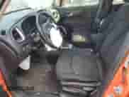 2017 Jeep Renegade Latitude с VIN ZACCJABB3HPG14464, выставлен на аукционе Copart как лот 70368385 с пробегом 104 830 миль миль и Чистый • Clean title. История ставок и продаж доступна на DreamBid. Изображение 7.