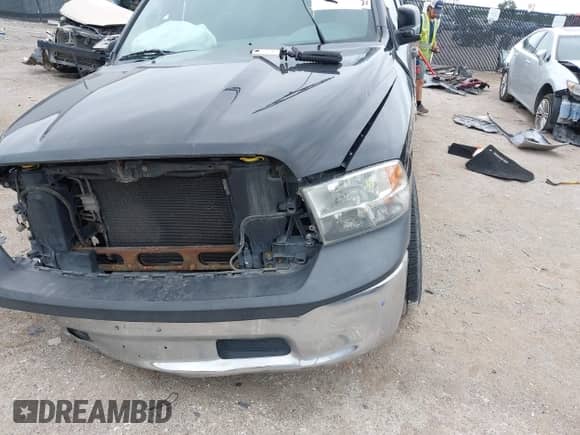 2014 Ram 1500 Tradesman z VIN 1C6RR6FT4ES312584, wystawiony jako IAAI lot #42475191 z przebiegiem 199 258 mil mil oraz . Historia ofert i sprzedaży dostępna na DreamBid. Obrazek 17.