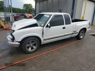 2002 Chevrolet S-10 LS с VIN 1GCCS19W928252029, выставлен на аукционе Copart как лот 63933435 с пробегом 182 357 миль миль и Списание • Salvage title. История ставок и продаж доступна на DreamBid. Изображение 1.