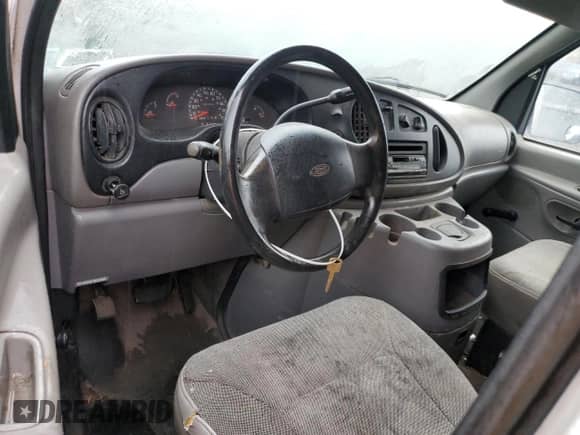 2000 Ford Econoline Cargo с VIN 1FTRE14W2YHB20277, выставлен на аукционе Copart как лот 85318405 с пробегом 101 667 миль миль и Чистый • Clean title. История ставок и продаж доступна на DreamBid. Изображение 8.
