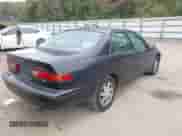 1997 Toyota Camry LE z VIN 4T1BF22K0VU908199, wystawiony jako IAAI lot #43395259 z przebiegiem 165 234 mil mil oraz . Historia ofert i sprzedaży dostępna na DreamBid. Obrazek 4.