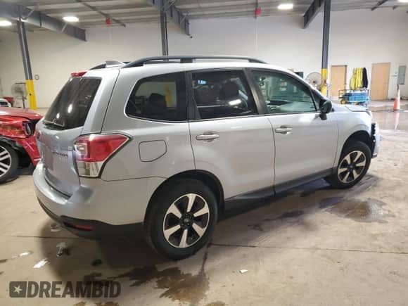 2017 Subaru Forester с VIN JF2SJABC2HH408727, выставлен на аукционе Copart как лот 63806945 с пробегом 262 731 миль миль и Списание • Salvage title. История ставок и продаж доступна на DreamBid. Изображение 3.