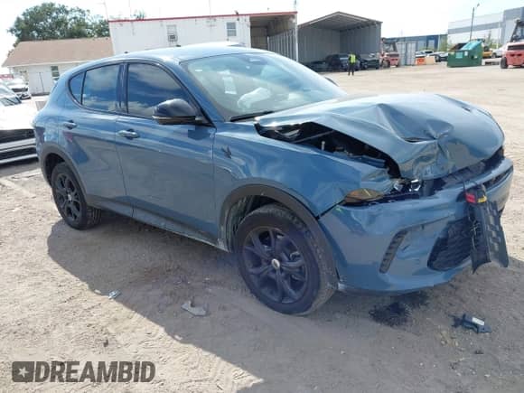 2024 Dodge Hornet GT с VIN ZACNDFAN4R3A36151, выставлен на аукционе IAAI как лот 43058165 с пробегом 15 946 миль миль и . История ставок и продаж доступна на DreamBid. Изображение 1.