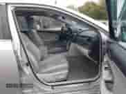 2013 Toyota Camry LE z VIN 4T1BD1FK2DU069763, wystawiony jako IAAI lot #43414989 z przebiegiem 70 738 mil mil oraz . Historia ofert i sprzedaży dostępna na DreamBid. Obrazek 5.