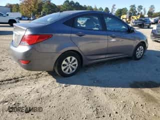 2017 Hyundai Accent SE z VIN KMHCT4AE8HU176302, wystawiony jako Copart lot #82631845 z przebiegiem 123 042 mil mil oraz Szkoda całkowita • Salvage title. Historia ofert i sprzedaży dostępna na DreamBid. Obrazek 3.