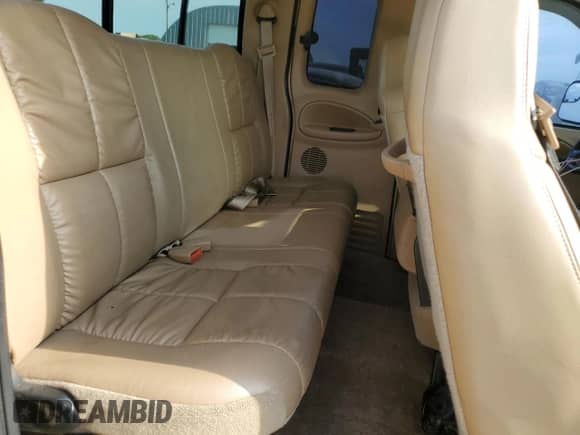 2002 Dodge 2500 z VIN 3B7KC23682M223396, wystawiony jako Copart lot #68837305 z przebiegiem 193 184 mil mil oraz Szkoda całkowita • Salvage title. Historia ofert i sprzedaży dostępna na DreamBid. Obrazek 10.