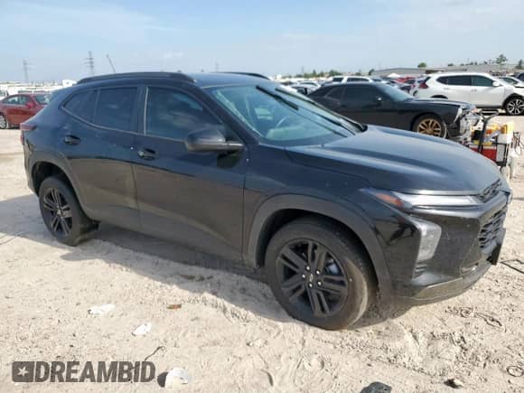 2025 Chevrolet Trax ACTIV with VIN KL77LKEPXSC010007, listed as a Copart auction lot 66934595 with 42,596 mi miles and Clean title. Bid and sale history available at DreamBid. Image 4.