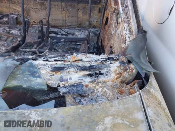 2000 Chevrolet S-10 LS with VIN 1GCDT14W3YK137589, listed as a IAAI auction lot 43352291 with Not provided miles and . Bid and sale history available at DreamBid. Image 9.