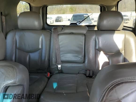 2004 Chevrolet Tahoe LS z VIN 1GNEK13TX4R111644, wystawiony jako Copart lot #43613985 z przebiegiem 255 494 mil mil oraz Szkoda całkowita • Salvage title. Historia ofert i sprzedaży dostępna na DreamBid. Obrazek 10.