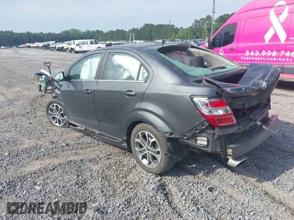 2020 Chevrolet Sonic LT with VIN 1G1JD5SB7L4125541, listed as a IAAI auction lot 42312673 with 69,182 mi miles and . Bid and sale history available at DreamBid. Image 3.