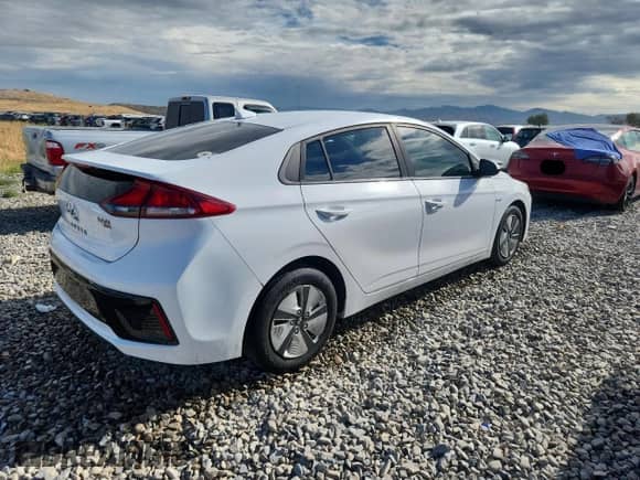 2017 Hyundai Ioniq Blue с VIN KMHC65LCXHU034512, выставлен на аукционе Copart как лот 69802845 с пробегом 170 227 миль миль и Списание • Salvage title. История ставок и продаж доступна на DreamBid. Изображение 3.