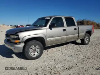 2001 Chevrolet Silverado 1500HD LS с VIN 1GCGC13U71F206828, выставлен на аукционе Copart как лот 81463944 с пробегом Не указан миль и Списание • Salvage title. История ставок и продаж доступна на DreamBid. Изображение 1.