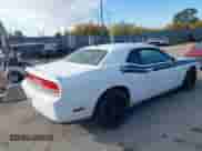 2013 Dodge Challenger R/T Plus z VIN 2C3CDYBTXDH531266, wystawiony jako IAAI lot #43506450 z przebiegiem 74 712 mil mil oraz . Historia ofert i sprzedaży dostępna na DreamBid. Obrazek 4.