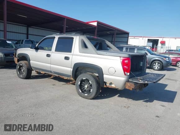 2005 Chevrolet Avalanche LS с VIN 3GNEC12Z25G220698, выставлен на аукционе IAAI как лот 41961705 с пробегом 167 644 миль миль и . История ставок и продаж доступна на DreamBid. Изображение 3.