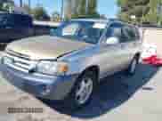 2006 Toyota Highlander w/3rd Row z VIN JTEEP21A160183501, wystawiony jako IAAI lot #43475931 z przebiegiem 157 667 mil mil oraz . Historia ofert i sprzedaży dostępna na DreamBid. Obrazek 2.