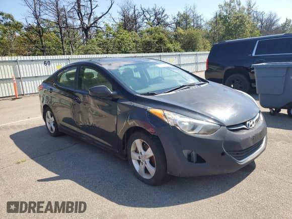 2011 Hyundai Elantra GLS z VIN KMHDH4AE0BU090558, wystawiony jako Copart lot #71524665 z przebiegiem 154 326 mil mil oraz Czysty tytuł • Clean title. Historia ofert i sprzedaży dostępna na DreamBid. Obrazek 4.