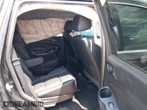 2018 Chevrolet Tahoe LT z VIN 1GNSKBKC3JR101172, wystawiony jako IAAI lot #42760851 z przebiegiem 124 409 mil mil oraz . Historia ofert i sprzedaży dostępna na DreamBid. Obrazek 8.