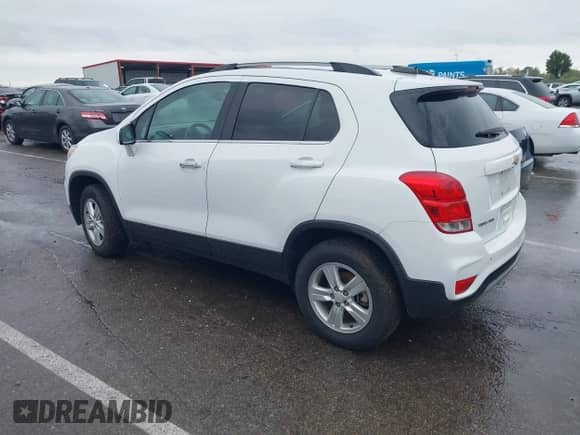2018 Chevrolet Trax LT z VIN KL7CJPSB3JB606381, wystawiony jako IAAI lot #43568886 z przebiegiem 104 729 mil mil oraz . Historia ofert i sprzedaży dostępna na DreamBid. Obrazek 3.