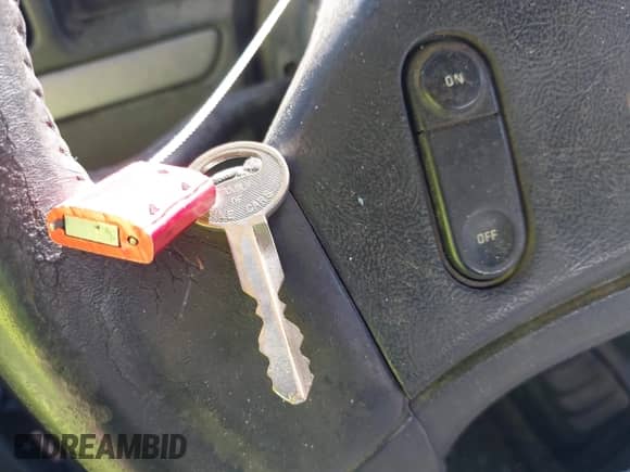 1992 Ford F-150 with VIN 1FTEX14H4NKB55797, listed as a IAAI auction lot 43392031 with 186,163 mi miles and . Bid and sale history available at DreamBid. Image 11.