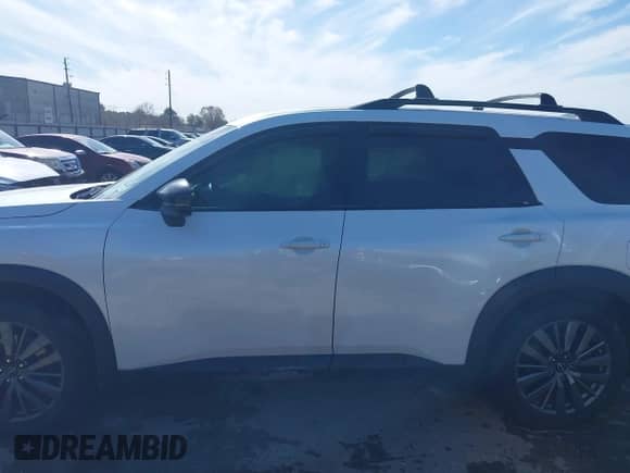 2024 Nissan Pathfinder SL с VIN 5N1DR3CB2RC266908, выставлен на аукционе IAAI как лот 41441185 с пробегом 5 059 миль миль и . История ставок и продаж доступна на DreamBid. Изображение 13.