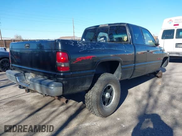 1997 Dodge 1500 with VIN 3B7HF13Z8VG780656, listed as a IAAI auction lot 41006137 with 251,562 mi miles and . Bid and sale history available at DreamBid. Image 4.