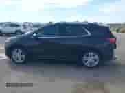 2020 Chevrolet Equinox Premier z VIN 2GNAXPEX0L6132001, wystawiony jako IAAI lot #43353271 z przebiegiem 110 017 mil mil oraz . Historia ofert i sprzedaży dostępna na DreamBid. Obrazek 14.