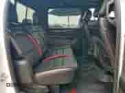 2024 Ram 1500 TRX z VIN 1C6SRFU98RN101711, wystawiony jako Copart lot #65978865 z przebiegiem 31 311 mil mil oraz Czysty tytuł • Clean title. Historia ofert i sprzedaży dostępna na DreamBid. Obrazek 10.