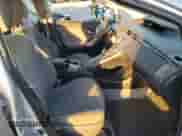 2015 Toyota Prius Four z VIN JTDKN3DU7F0445031, wystawiony jako Copart lot #82609315 z przebiegiem 114 378 mil mil oraz Czysty tytuł • Clean title. Historia ofert i sprzedaży dostępna na DreamBid. Obrazek 7.