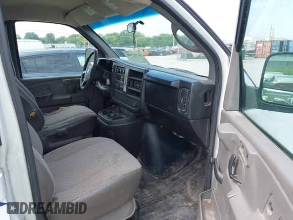 2009 Chevrolet Express Cargo with VIN 1GCFG15X791142631, listed as a IAAI auction lot 42367908 with 284,363 mi miles and . Bid and sale history available at DreamBid. Image 5.