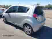 2013 Chevrolet Spark LT z VIN KL8CD6S94DC601635, wystawiony jako IAAI lot #42702116 z przebiegiem 142 353 mil mil oraz . Historia ofert i sprzedaży dostępna na DreamBid. Obrazek 3.