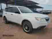 2010 Subaru Forester X с VIN JF2SH6BC9AG768064, выставлен на аукционе Copart как лот 82392225 с пробегом 155 236 миль миль и Списание • Salvage title. История ставок и продаж доступна на DreamBid. Изображение 4.