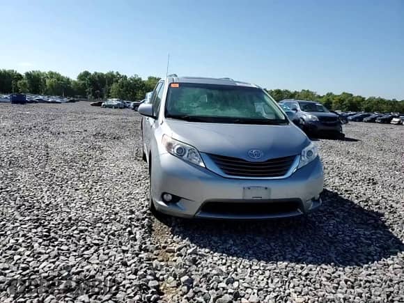 2012 Toyota Sienna XLE with VIN 5TDYK3DC6CS195431, listed as a Copart auction lot 82089045 with Not provided miles and Salvage title. Bid and sale history available at DreamBid. Image 14.